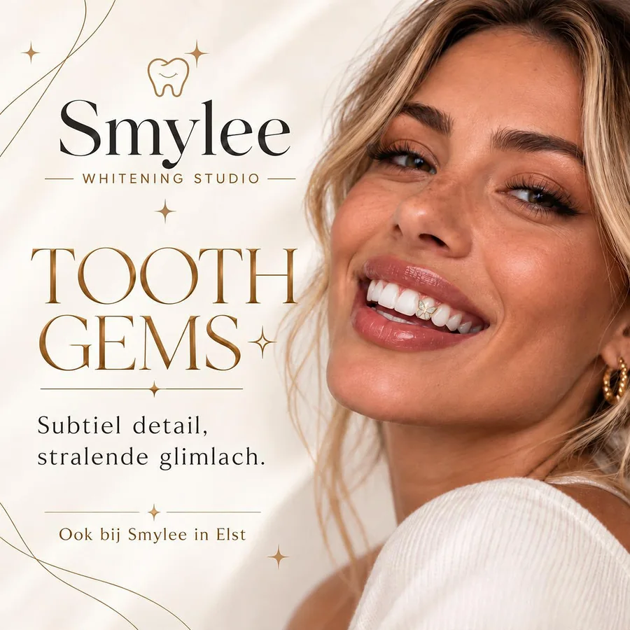 Vrouw met een vlindervormige tooth gem op haar voortand